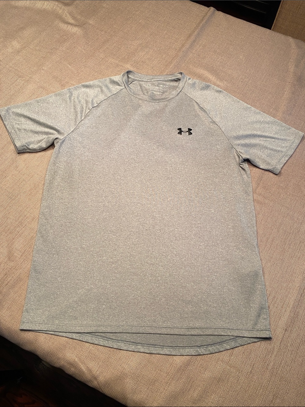 Under Armour men’s medium shirt
